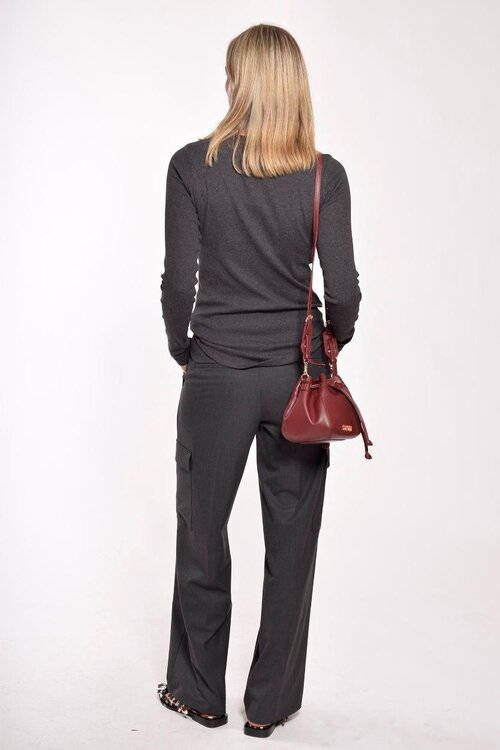 Neeve Dunkelgraues Rippen-Langarmshirt