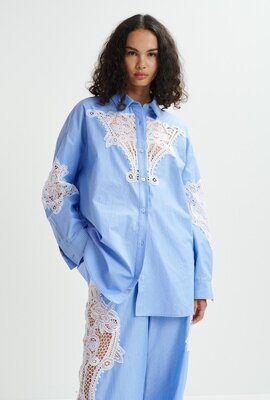 Essentiel Antwerp Blaue Spitzenbluse mit Einsätzen