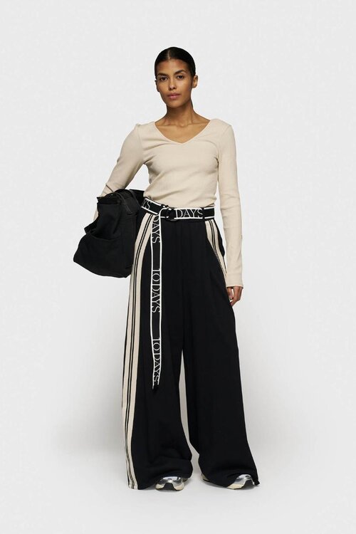 10Days Leichtes erdfarbenes V-Ausschnitt Langarm-Ballettoberteil