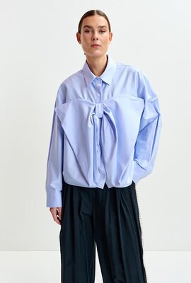 Essentiel Antwerp Hellblaue Schleifenbluse