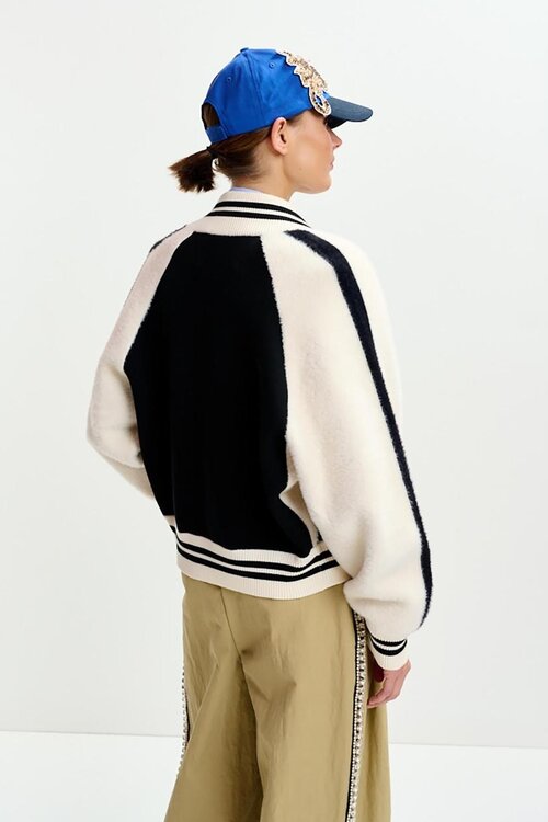 Essentiel Antwerp Schwarz Gestrickte Zweifarbige Jacke