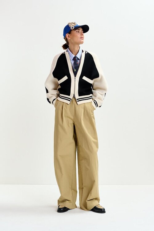 Essentiel Antwerp Schwarz Gestrickte Zweifarbige Jacke