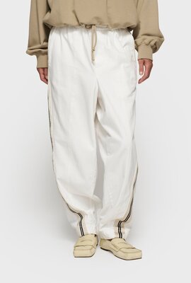 10Days Ecru weit geschnittene, konisch zulaufende Twill-Hose