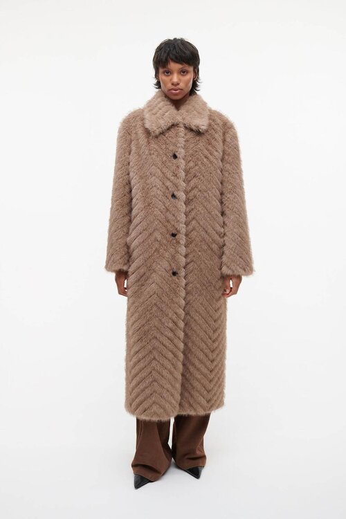 Studio AR by Arma Camel Scarlet Faux Mink Mantel