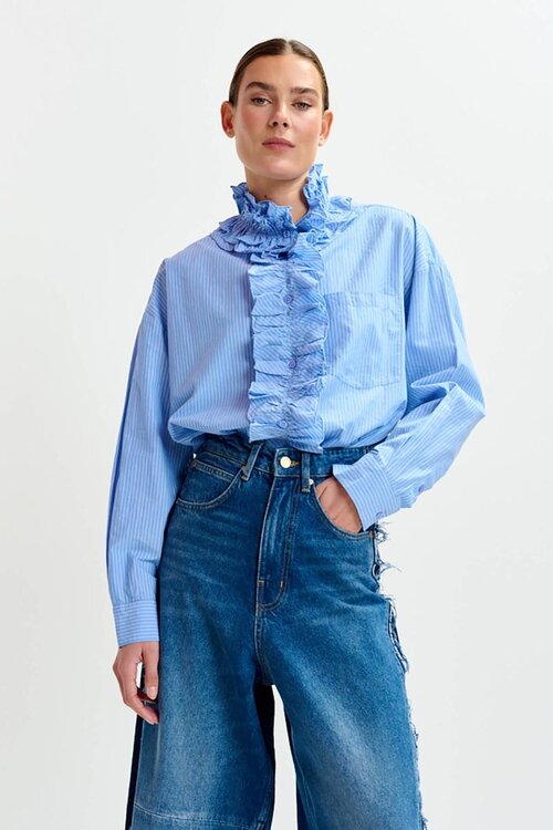 Essentiel Antwerp Blaue Bluse mit Rüschenkragen