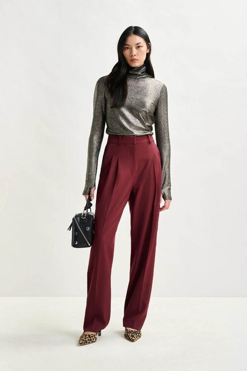 Essentiel Antwerp Silbernes T-Shirt Rollkragenpullover