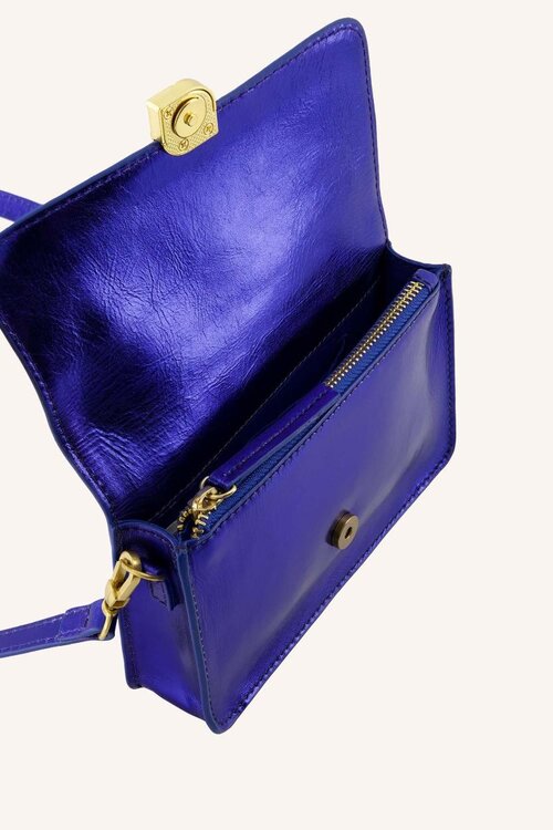 By Bar Blaue Tasche