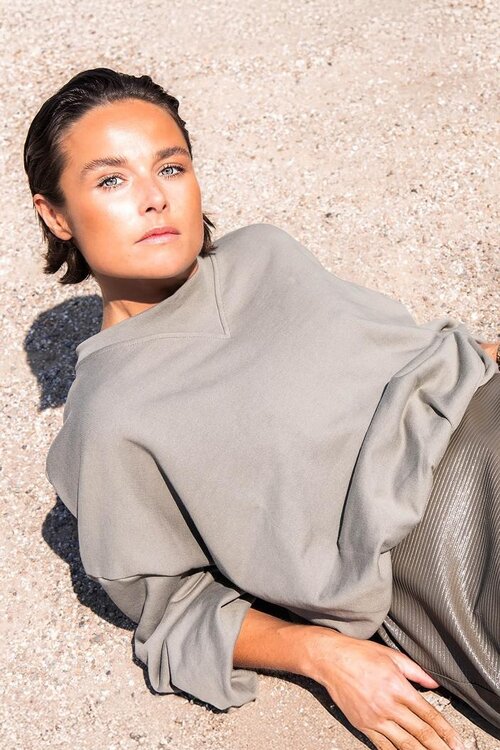March23 Grauer Pullover