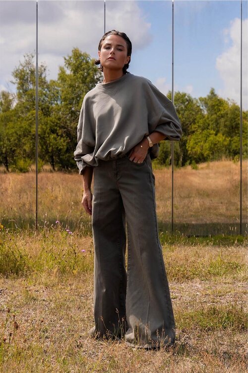 March23 Grauer Pullover