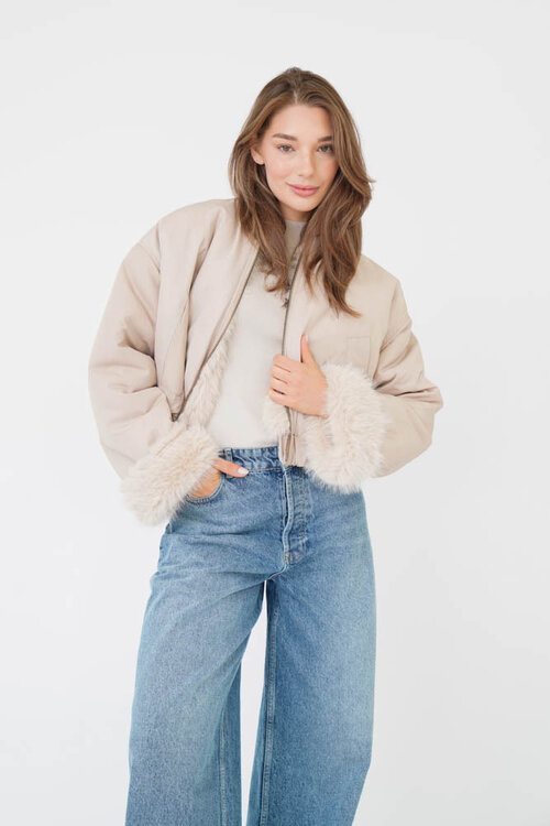 EST'SEVEN Off White Faux Fur Jacke