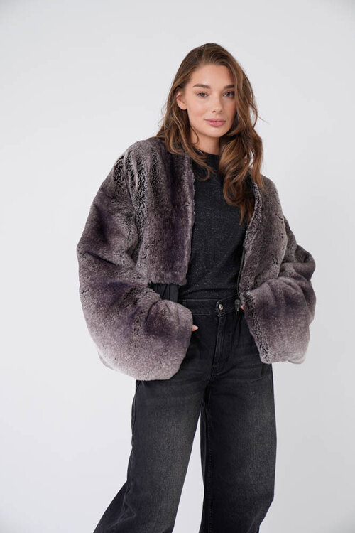 EST'SEVEN Graue Kunstpelzjacke