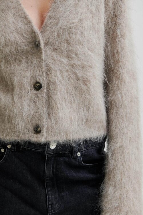 Second Female Sand Karla Strickweste