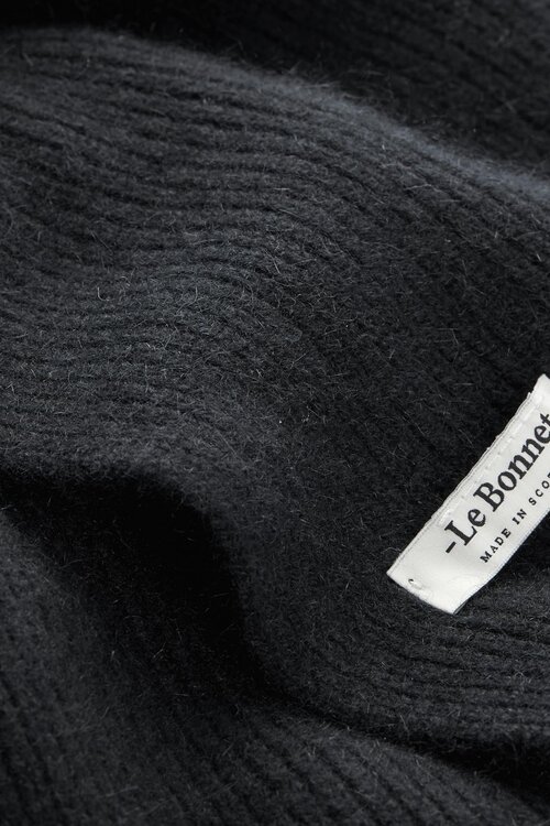 Le Bonnet Schwarzer Schal