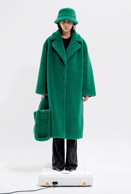 Stand Jadegrüner Mantel