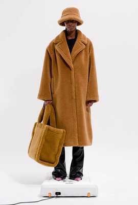 Stand Karamellmantel