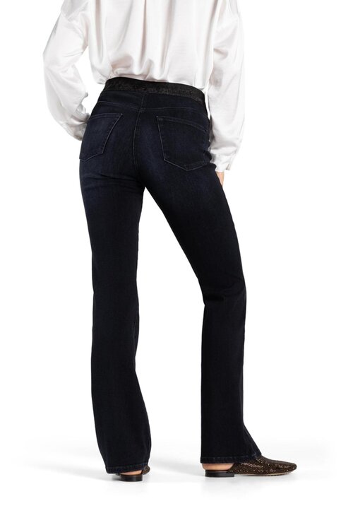 Cambio Dunkel verwendet Philia Flared