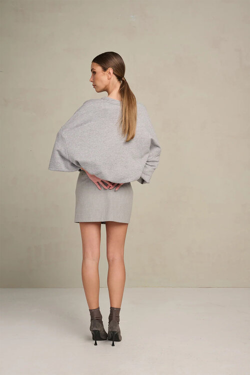 March23 Grauer Pullover