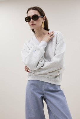 By Bar Hellgrauer Momo-Pullover