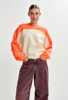 Essentiel Antwerp Off White Pullover