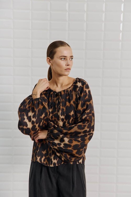 WITHBLACK Leopardenbluse