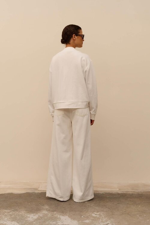 Club L'avenir Off White Pullover