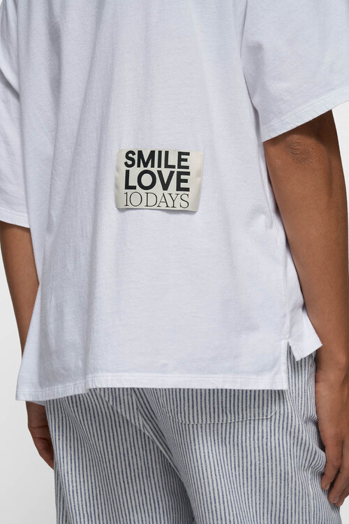10Days Weißes Lächeln Liebes-T-Shirt