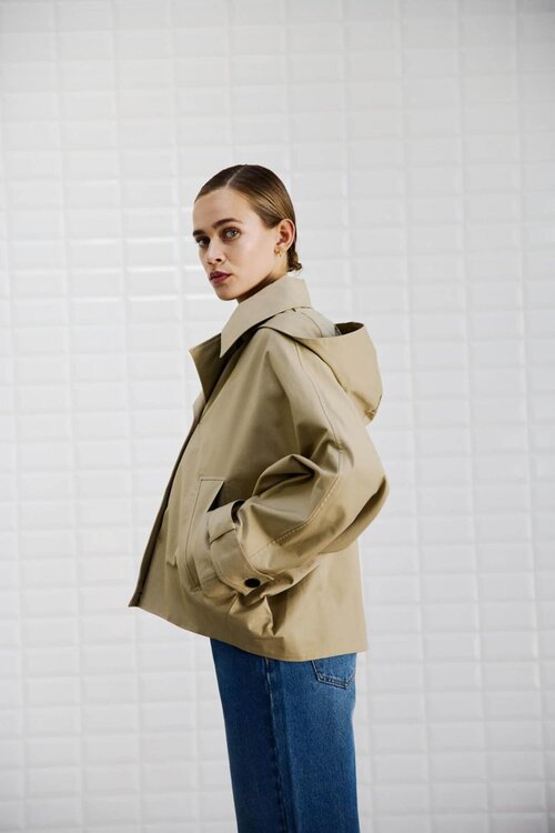 WITHBLACK Sandfarbene Kapuzenjacke