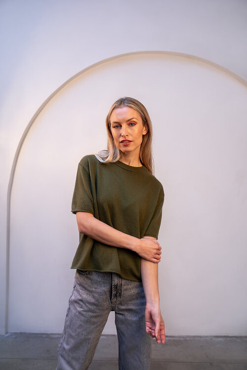 L'Ame de Julie Grünes Strick-T-Shirt 100% Kaschmir