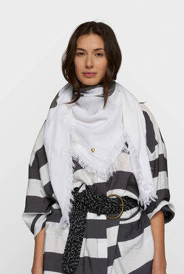 10Days Weißer Schal Liebe oben drauf