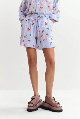 Essentiel Antwerp Hellblaue Shorts