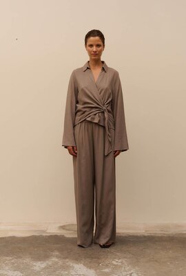 Club L'avenir Taupe Bluse