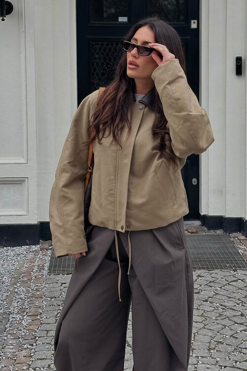 Nulá Schwarze Sonnenbrille