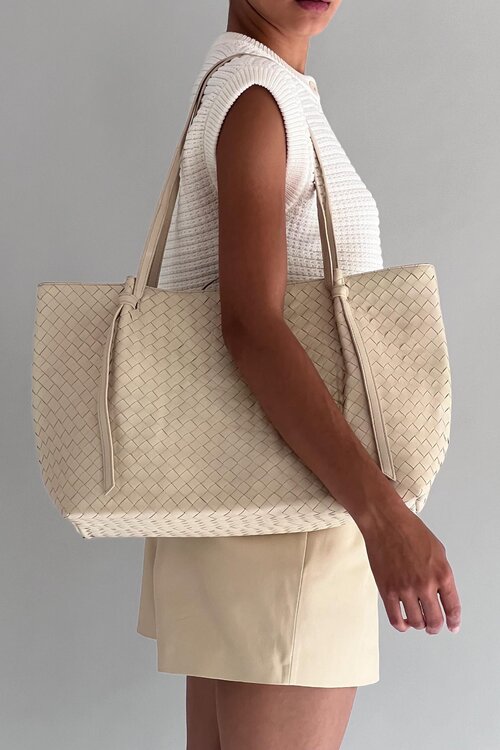 Studio AR by Arma Creme Leandra Geflochtene Ledertasche