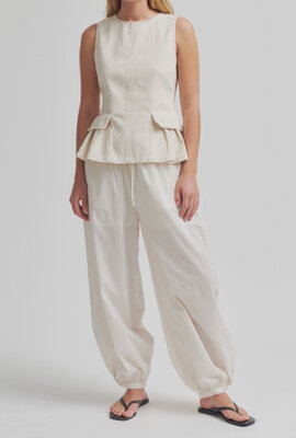 Second Female Vanille Rosella Top