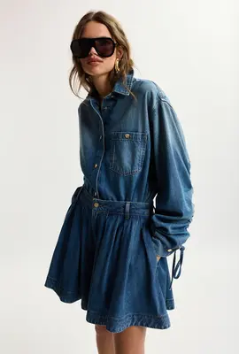 Essentiel Antwerp Blaue plissierte Jeansshorts