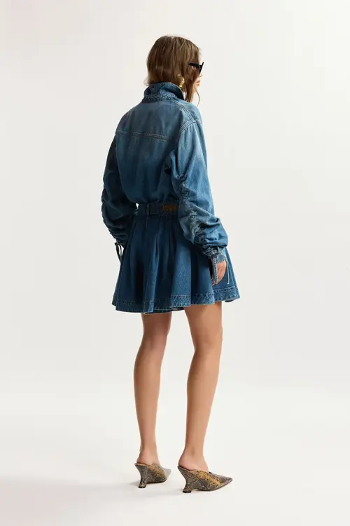 Essentiel Antwerp Blaue plissierte Jeansshorts