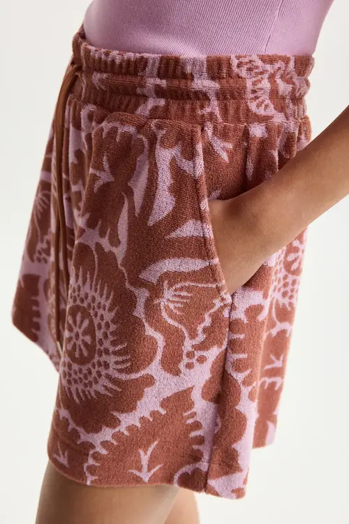 Essentiel Antwerp Rosa und braune Shorts