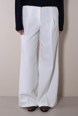 March23 Off White Hose