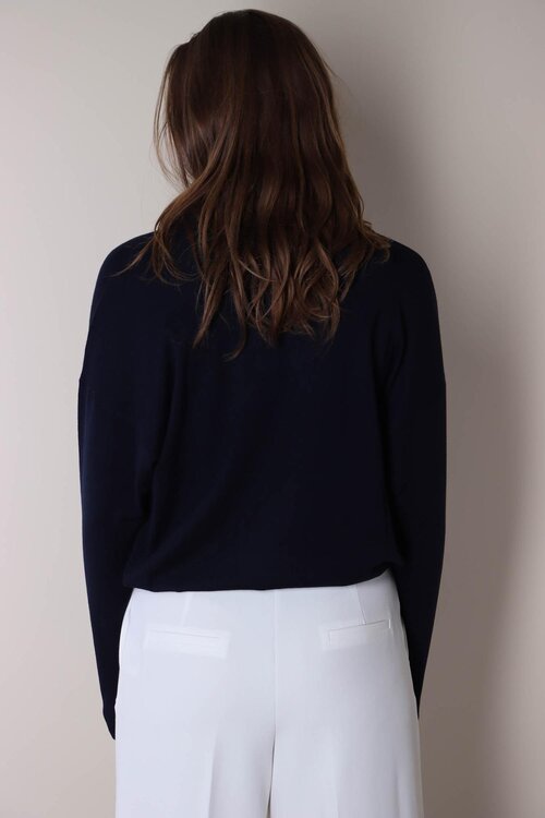 March23 Marineblauer Pullover