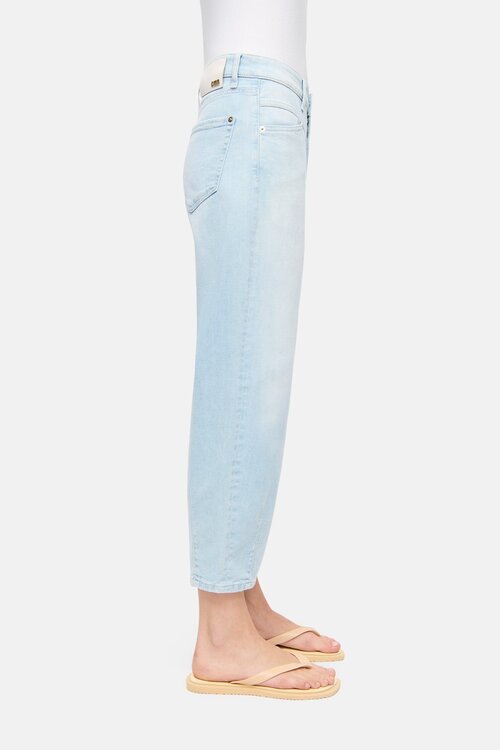 Cambio Hellblaue Elin Barrel Jeans