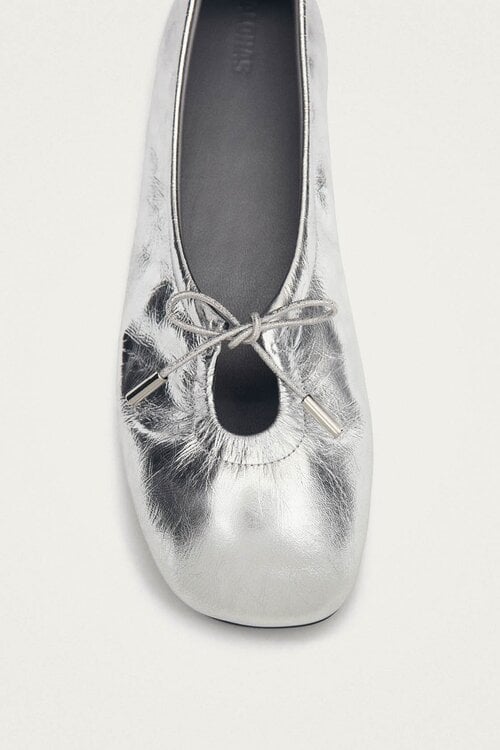 ALOHAS Silberne Rosalind Leder-Ballerinas
