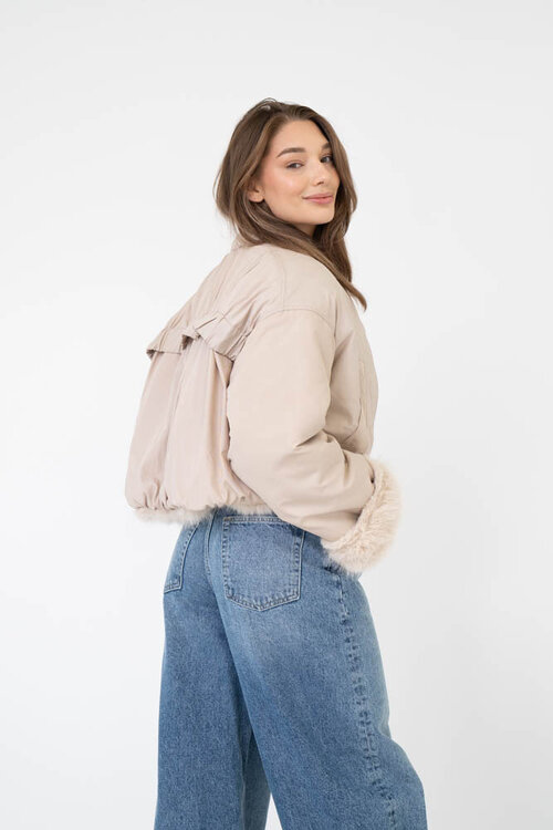 EST'SEVEN Off White Faux Fur Jacke