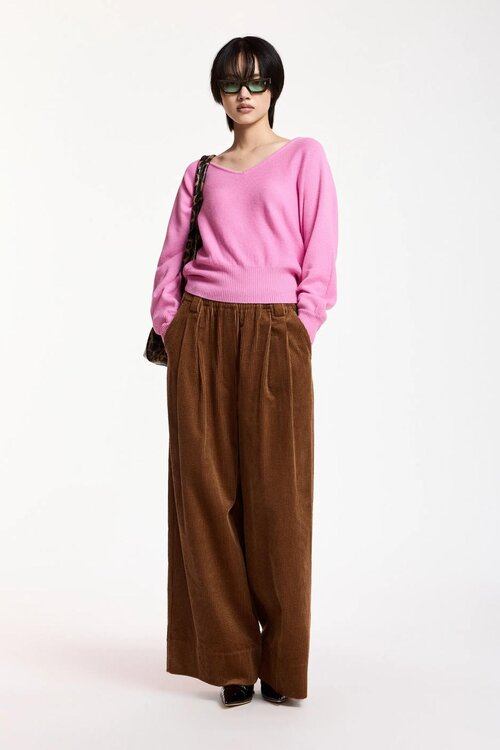 Essentiel Antwerp Pullover mit U-Boot-Ausschnitt pink