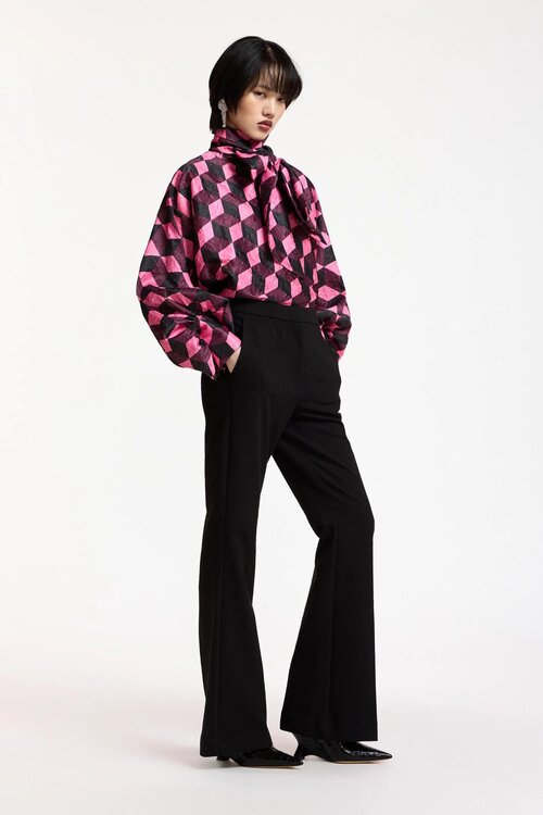 Essentiel Antwerp Hose mit Schlag Black