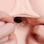 Fesses artificielles réalistes et masturbateur de vagin Le cul savoureux de Courtney !