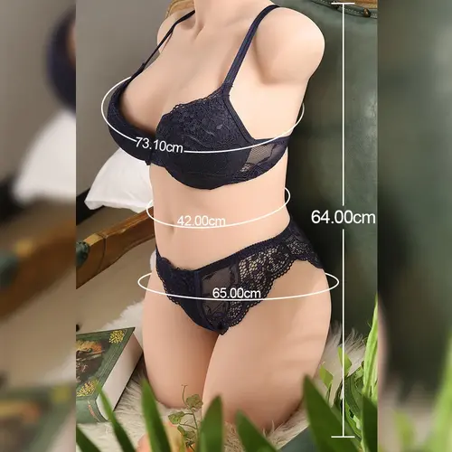 Auxfun® Sexpuppe Scarlett weiblicher Körper mit Saug- und Vibrationsfunktion