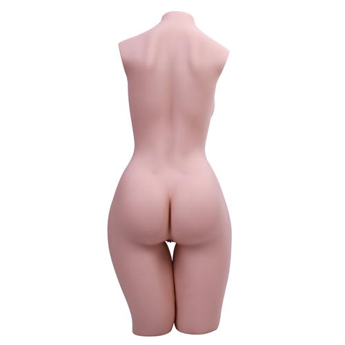 Poupée sexuelle en 3D avec des fesses vaginales et de gros seins ! Yolanthe