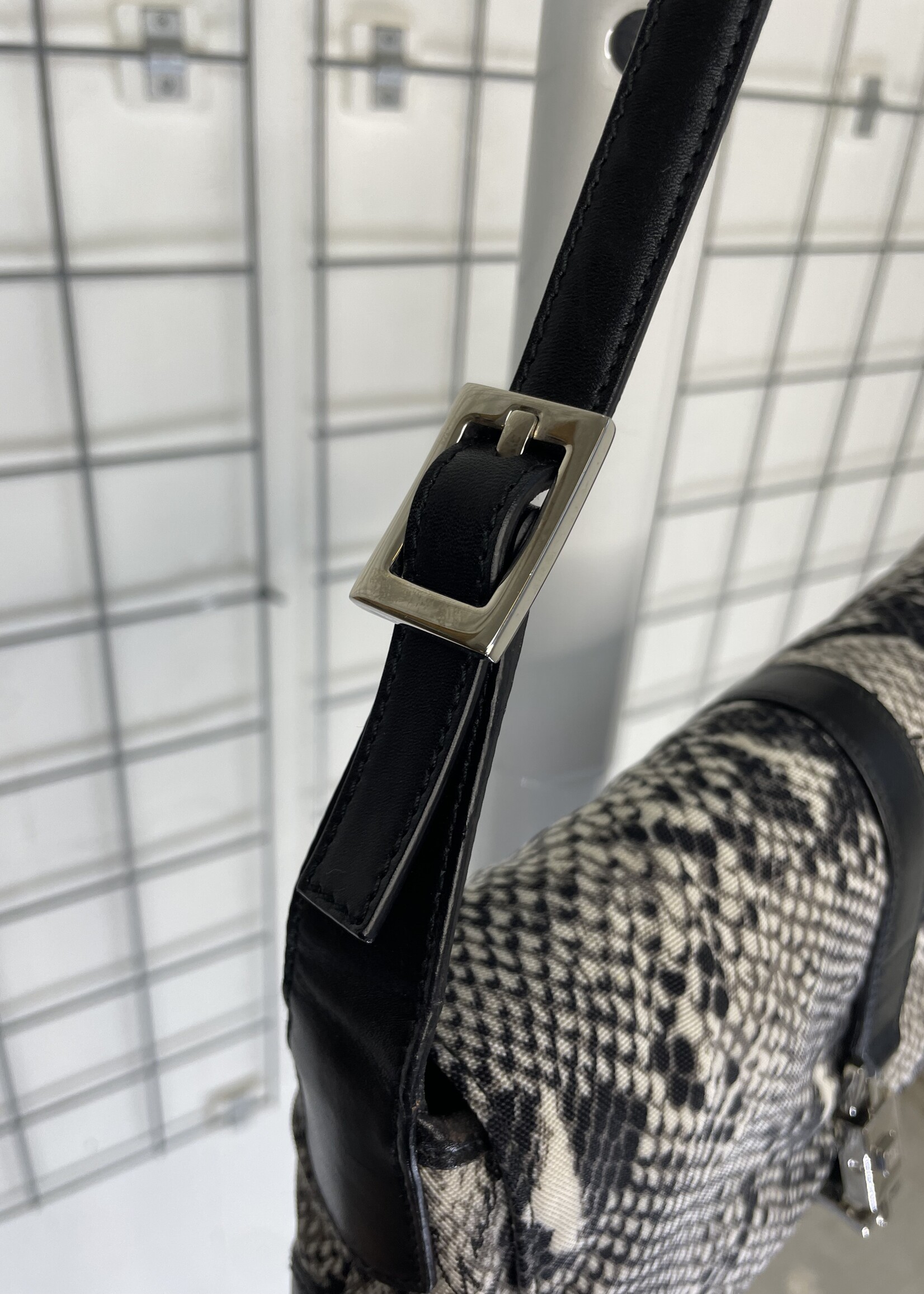 Gucci jackie snake skin pattern