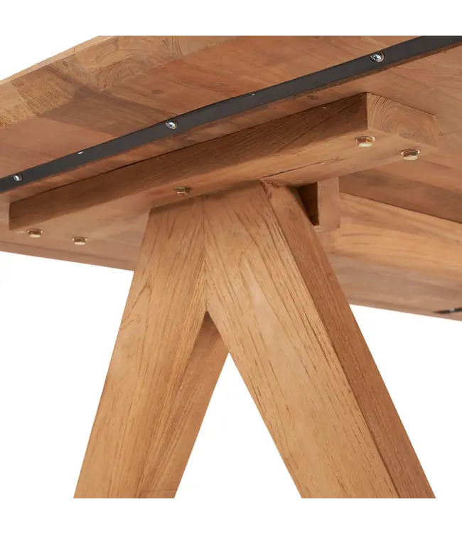 Bazar Bizar De Saint Croix eettafel - Binnen