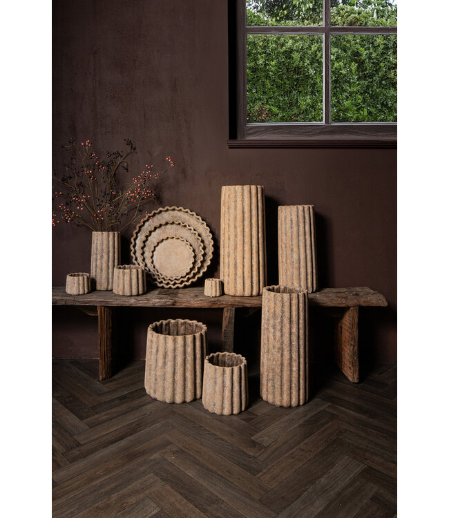 PTMD Jaydean Grey cement pot met geribbelde structuur hoog S